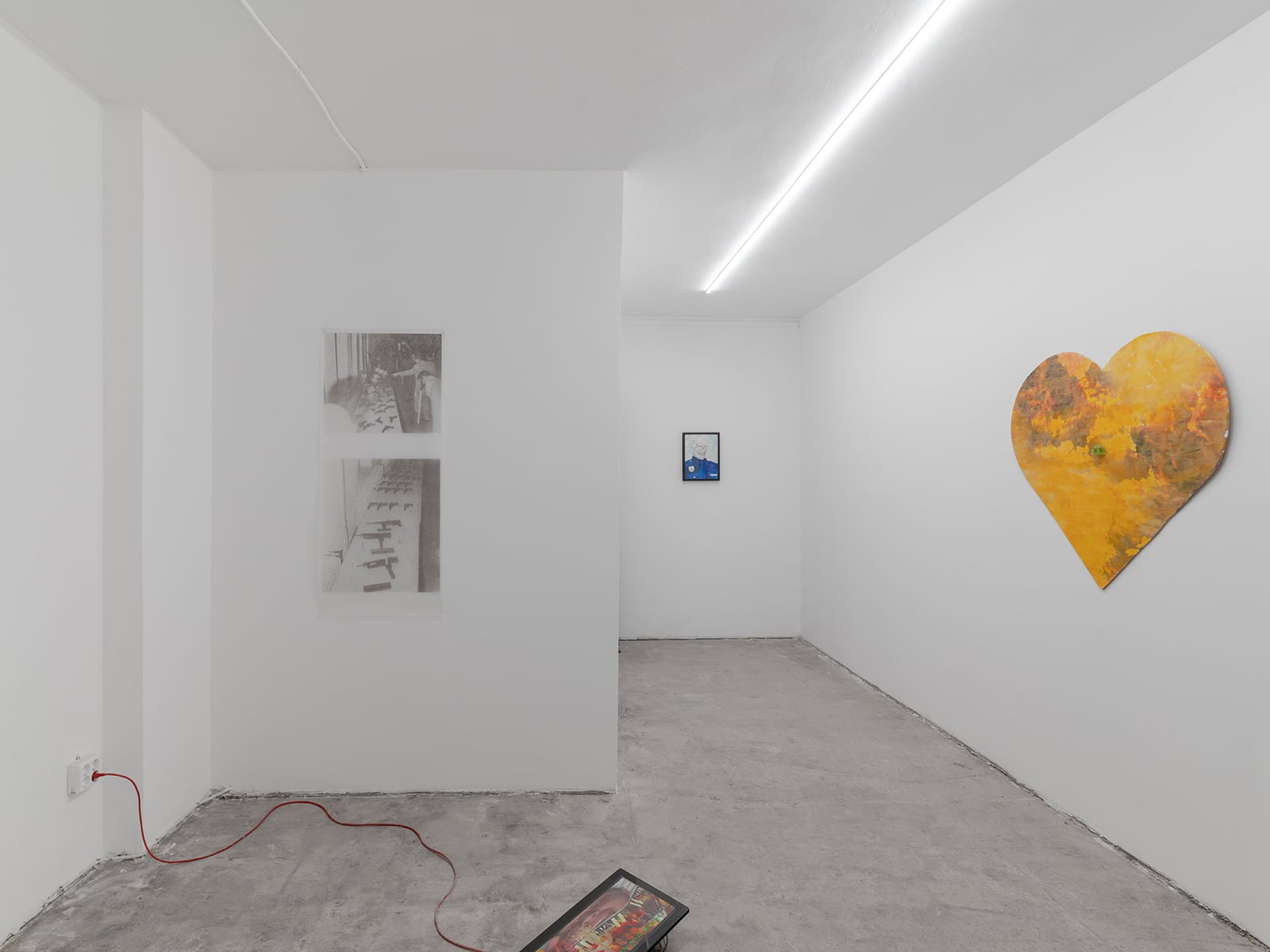 article image; primary-color: #B4B0AD;