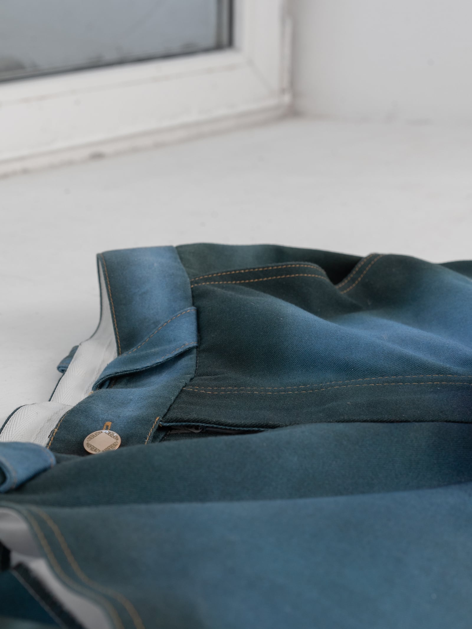 article image; primary-color: #748187;