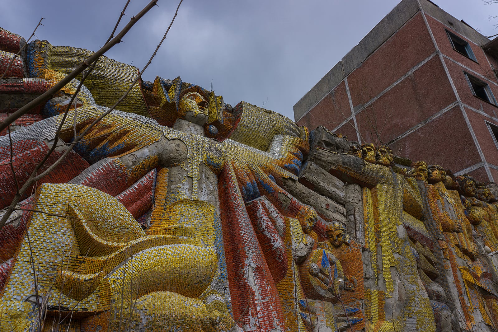 article image; primary-color: #615547;