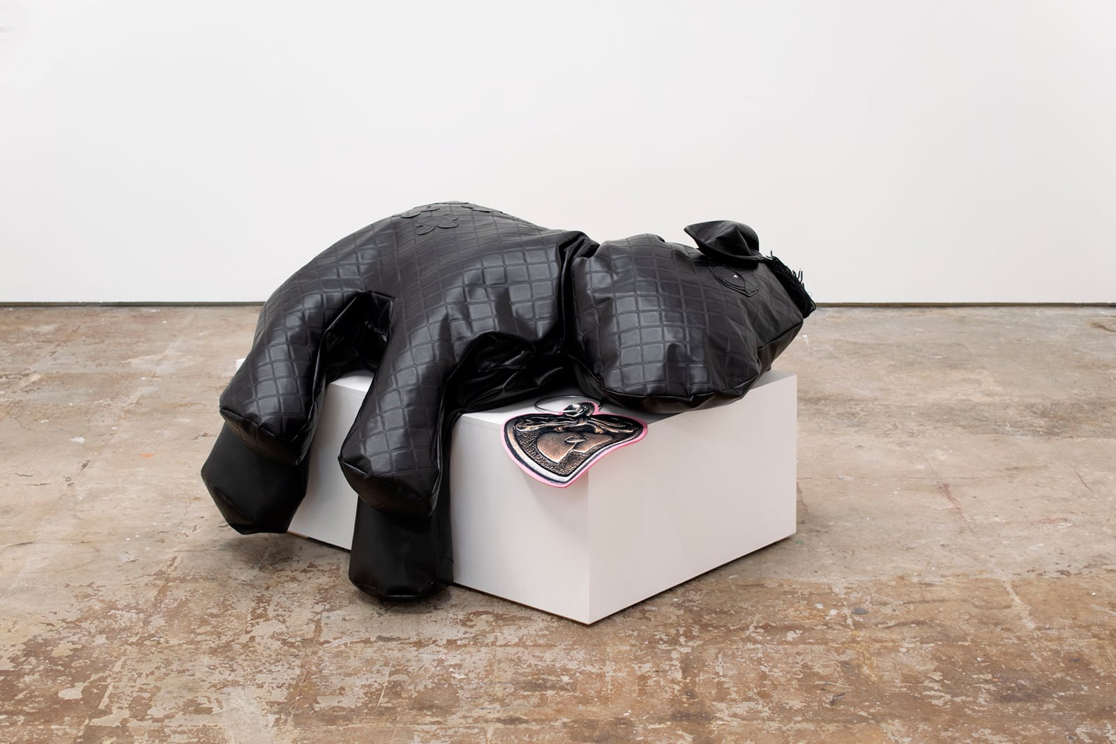 article image; primary-color: #B6ADA6;