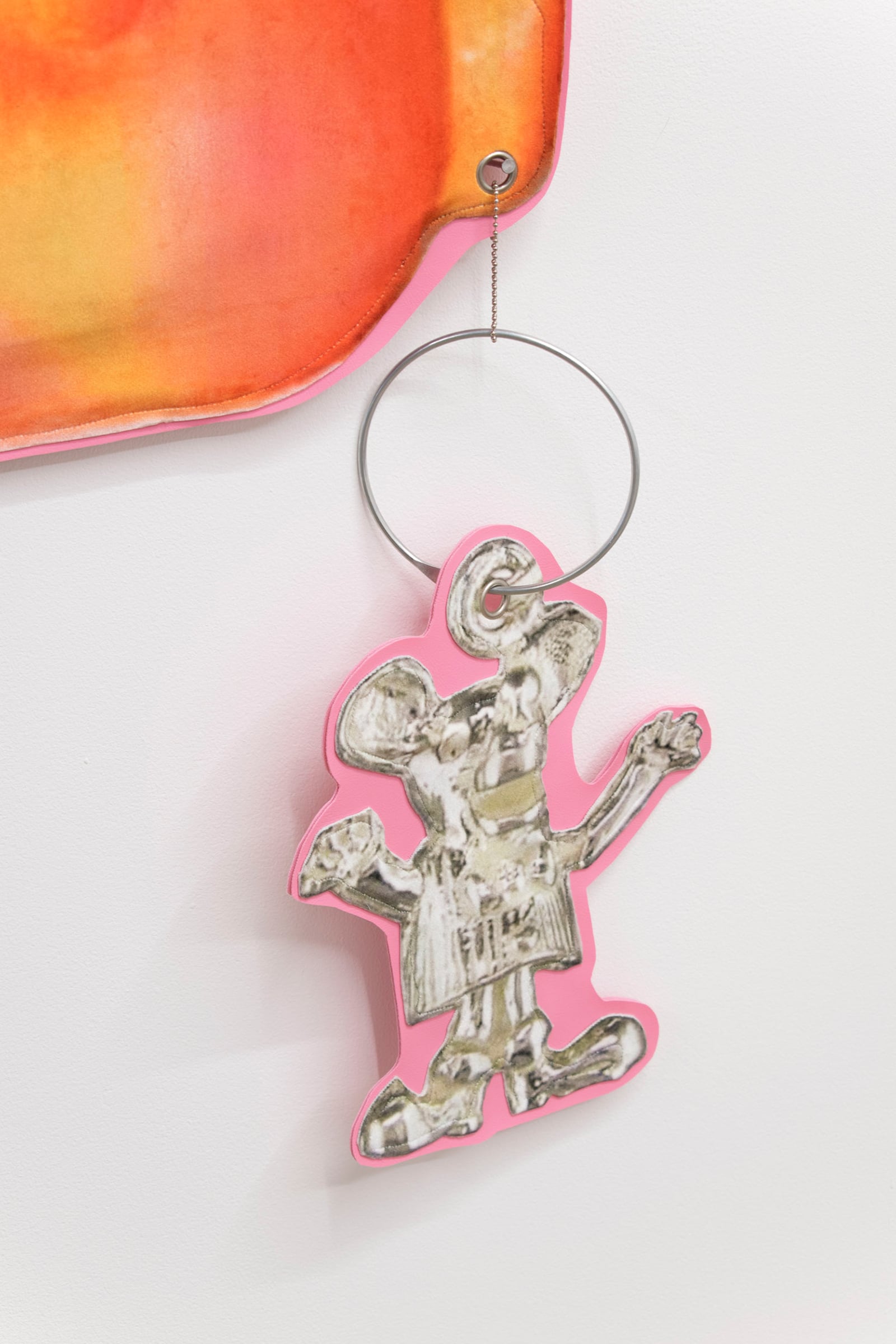 article image; primary-color: #E4C9C0;