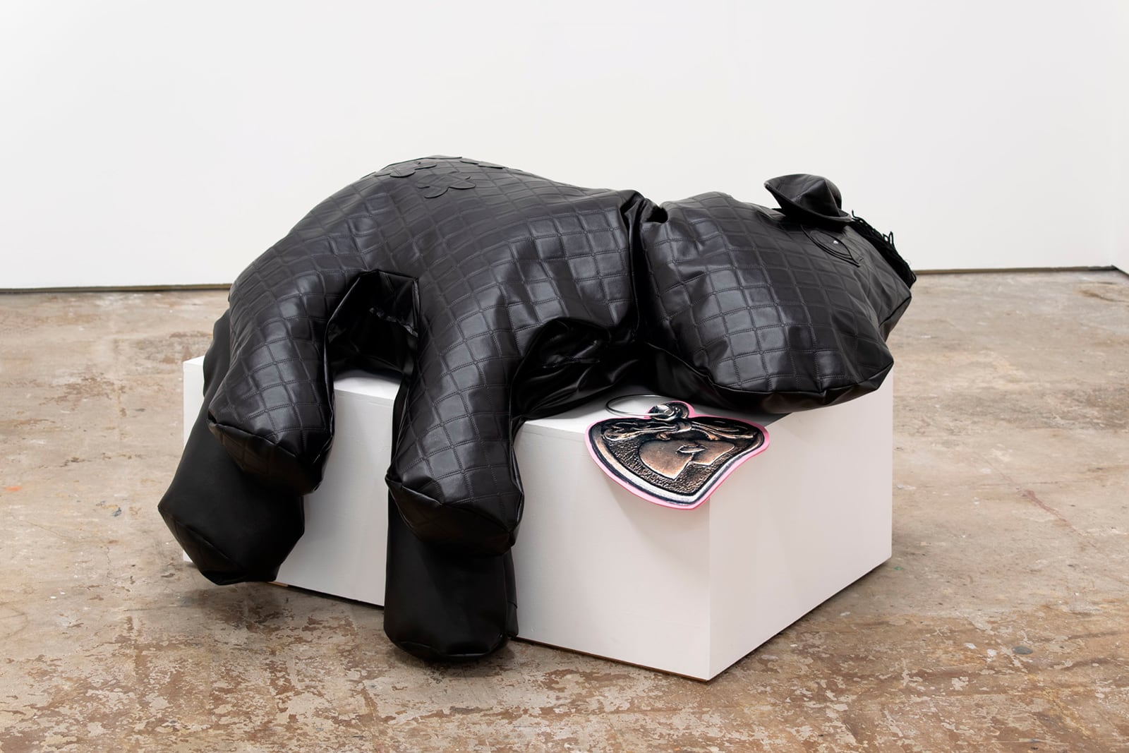 article image; primary-color: #ABA29B;