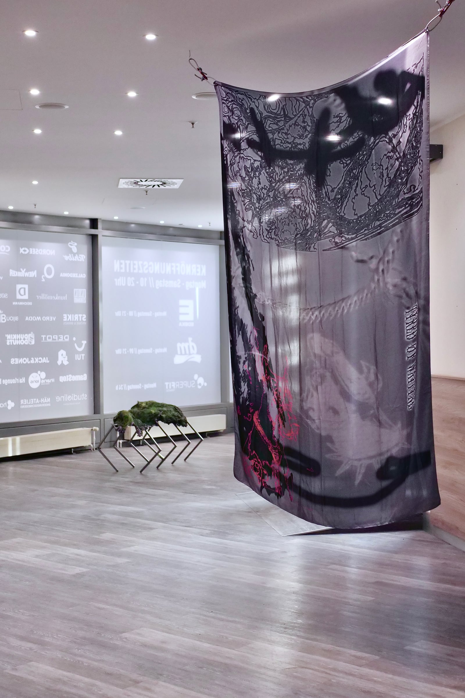 article image; primary-color: #958B96;