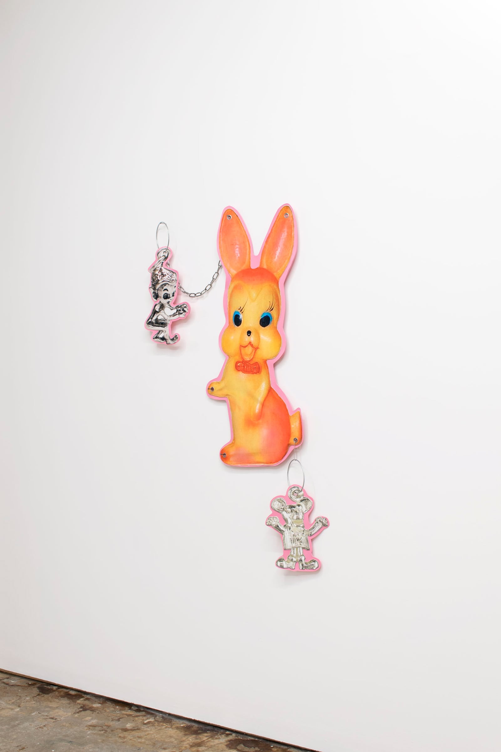 article image; primary-color: #E9E2DC;