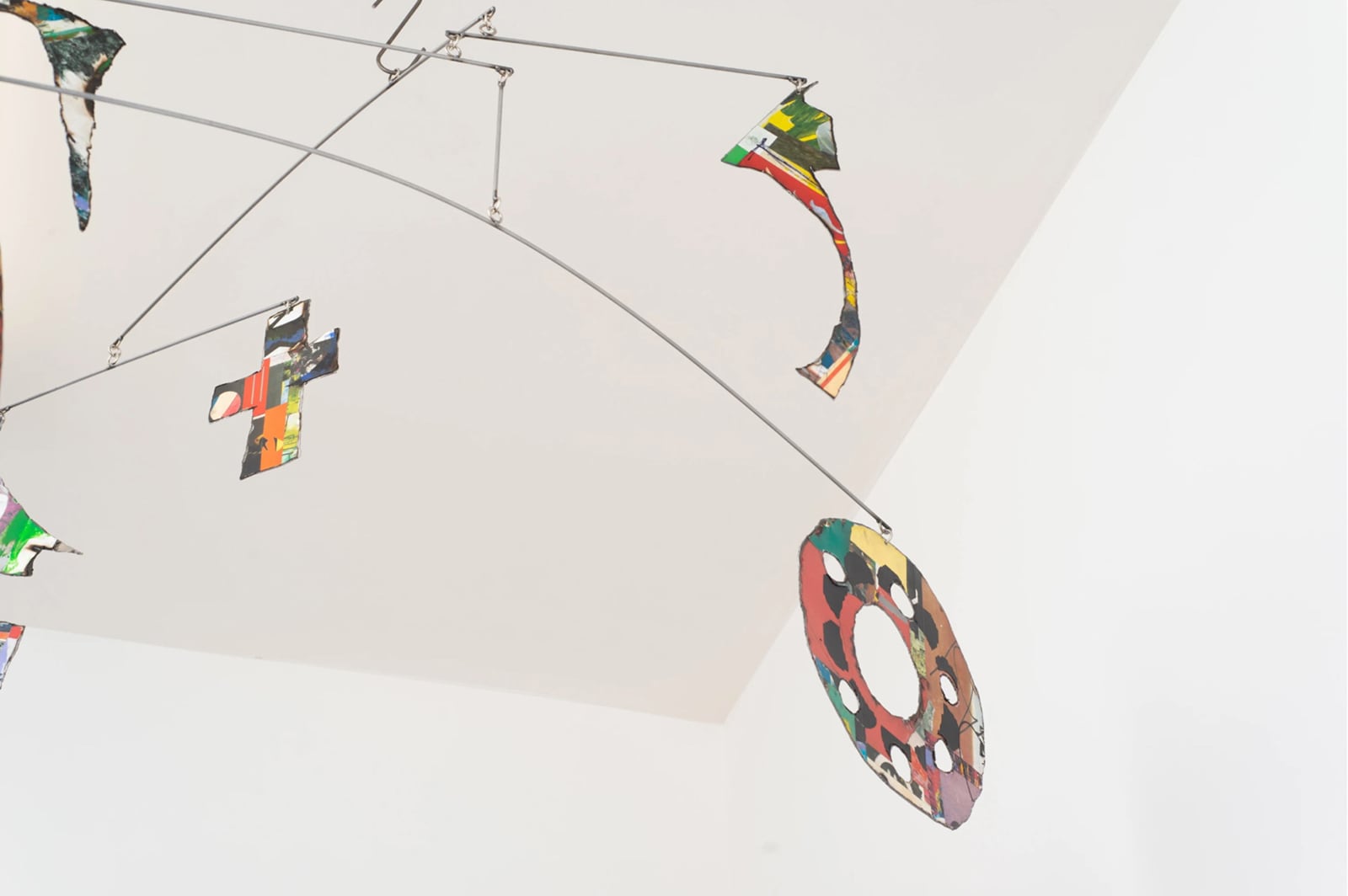 article image; primary-color: #E3E0D9;