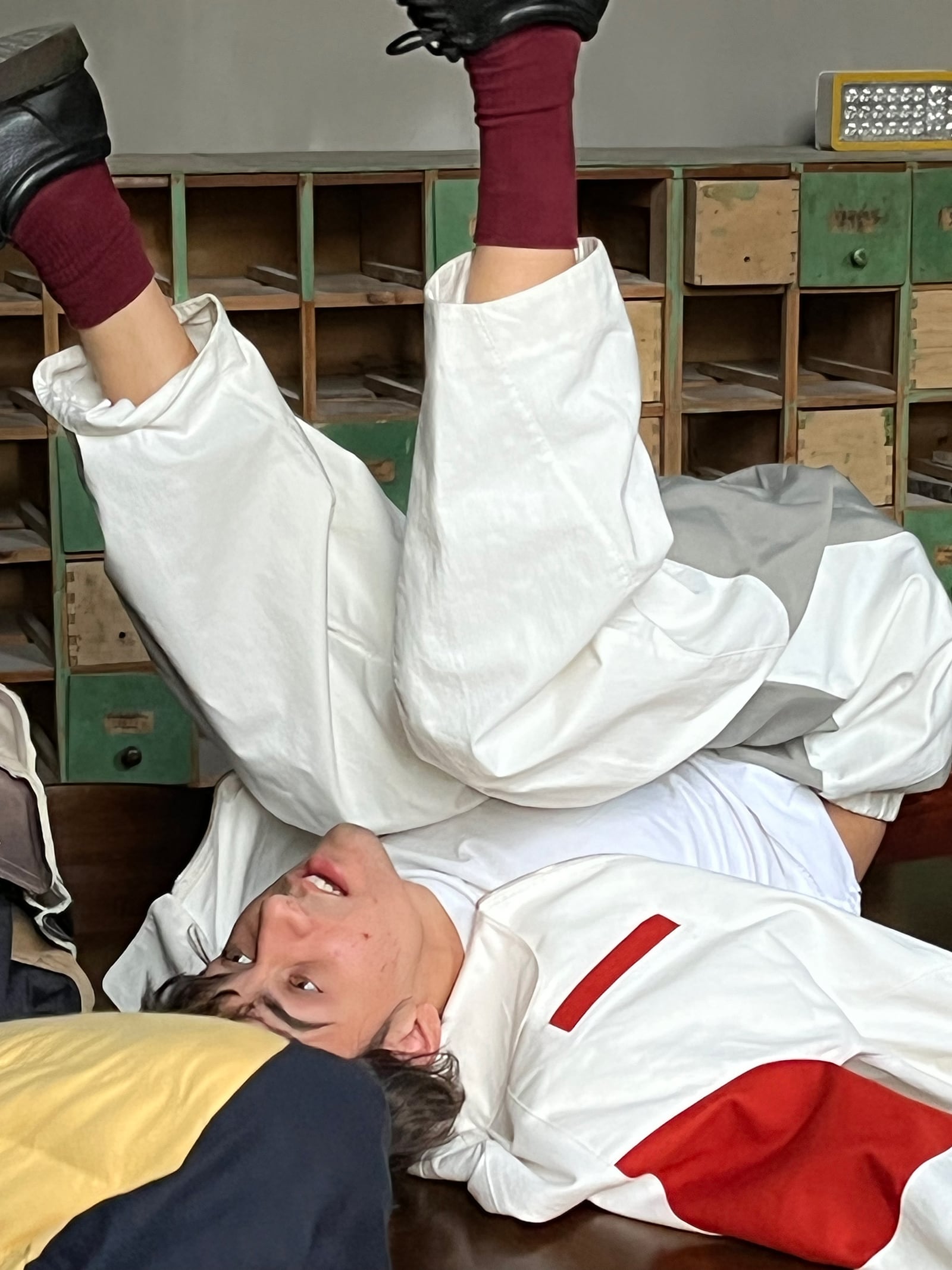 article image; primary-color: #998C83;