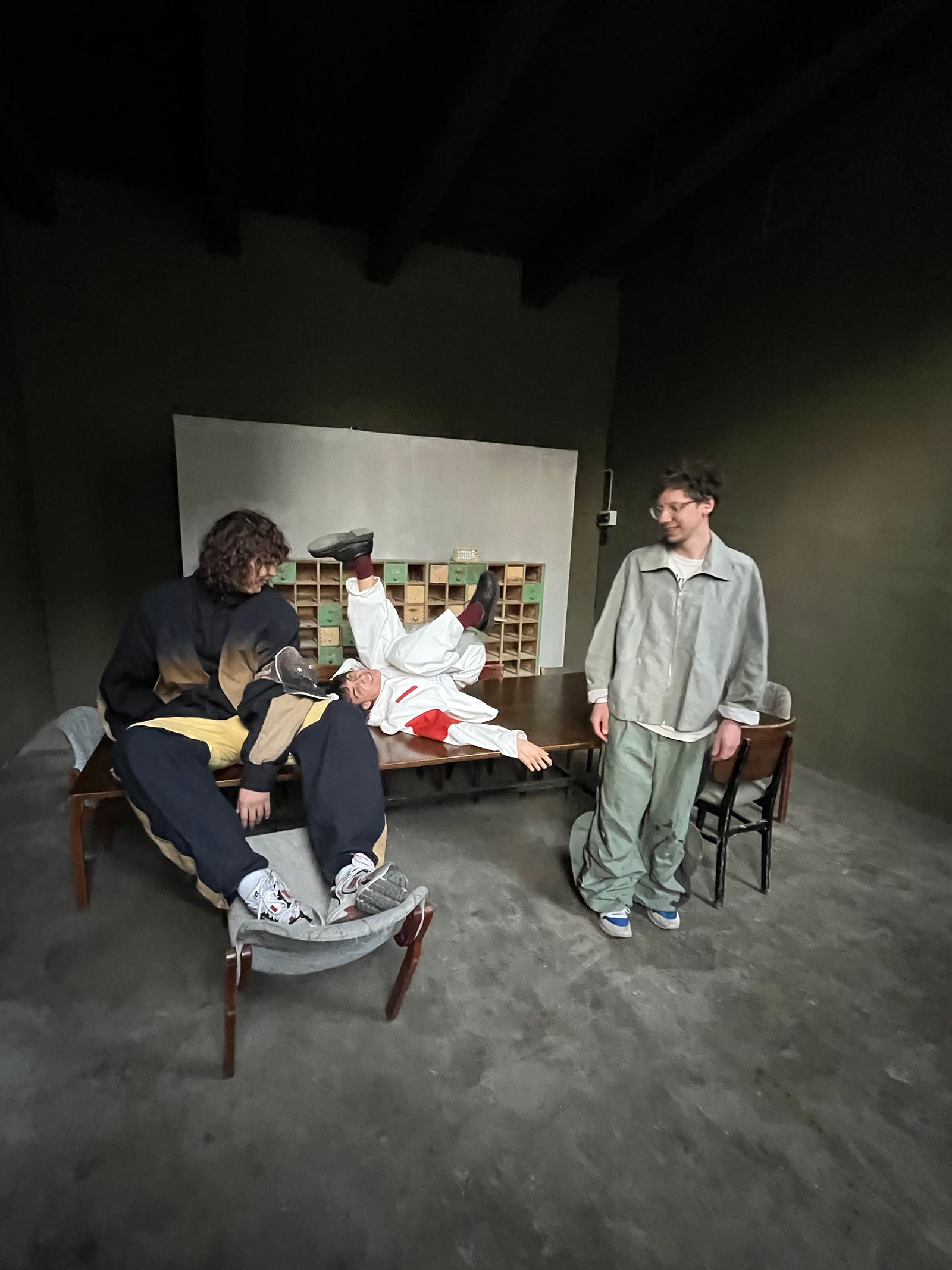 article image; primary-color: #403D36;